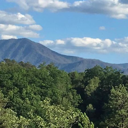 Romantic Mtn Cabin Hot Tub & Jacuzzi Views Villa Sevierville Exterior photo