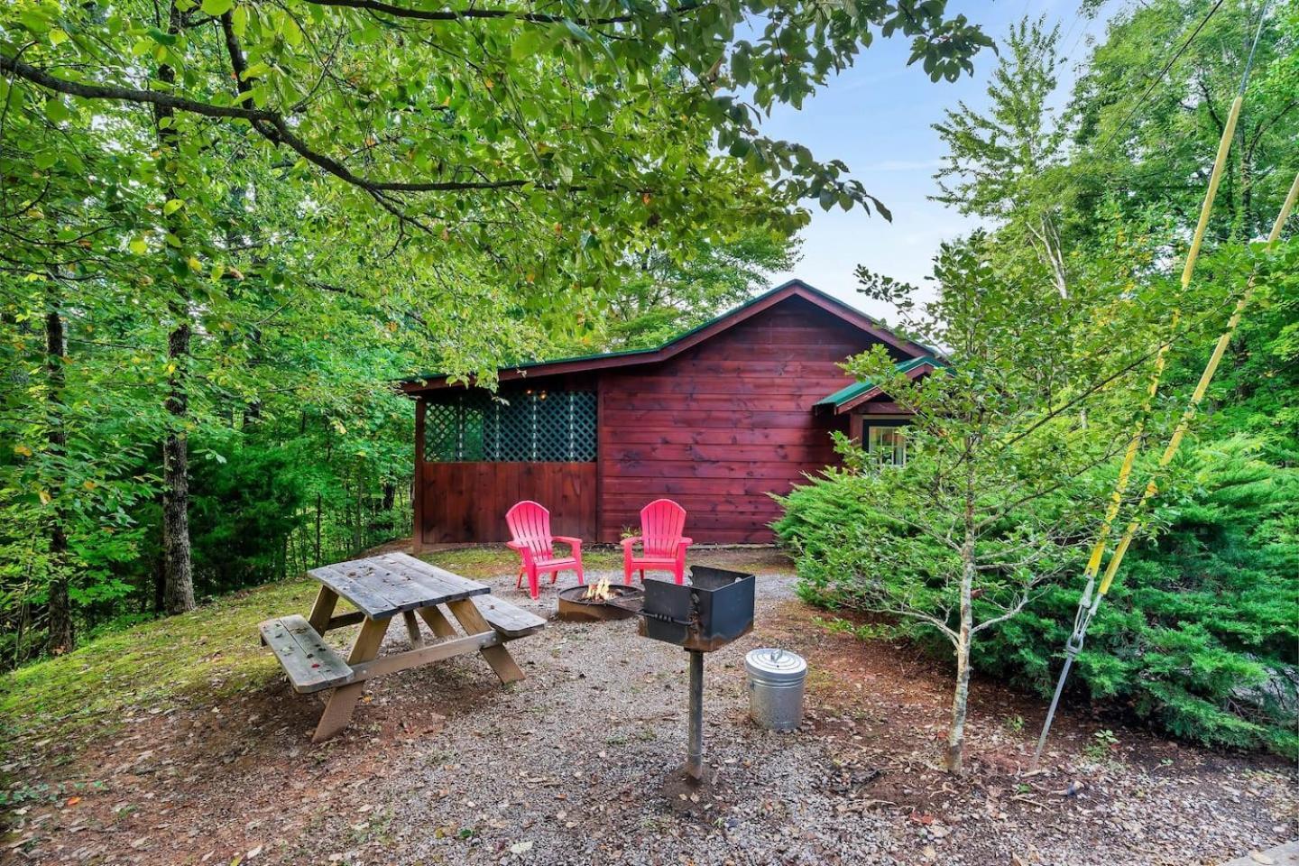 Romantic Mtn Cabin Hot Tub & Jacuzzi Views Sevierville Exterior photo