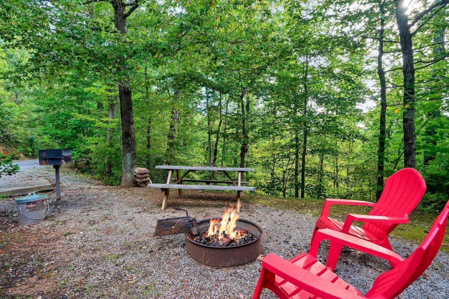 Romantic Mtn Cabin Hot Tub & Jacuzzi Views Villa Sevierville Exterior photo