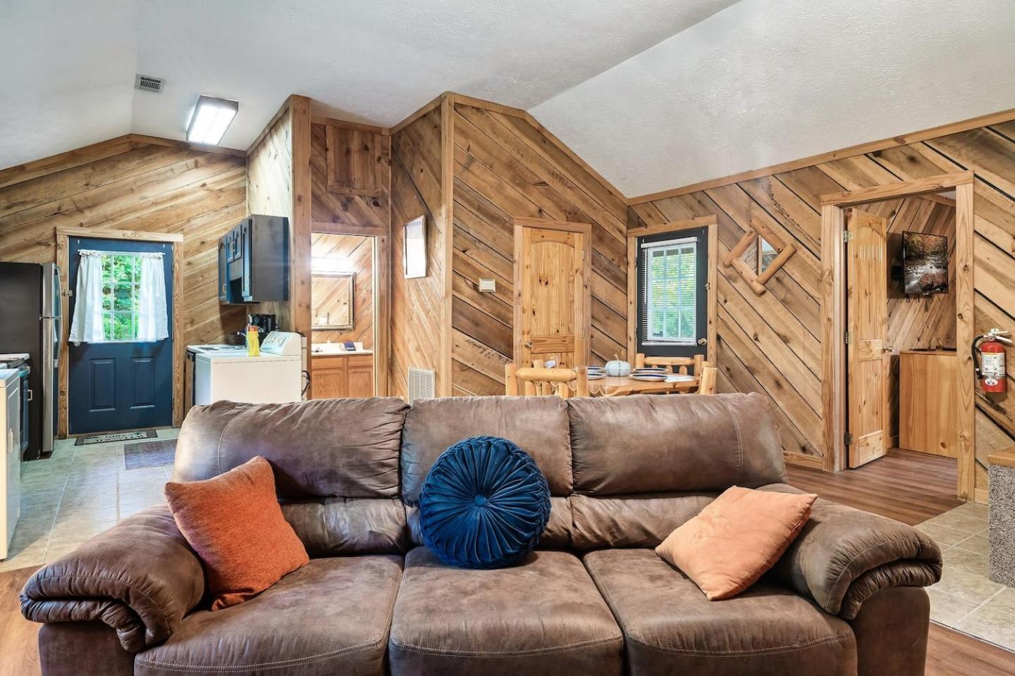 Romantic Mtn Cabin Hot Tub & Jacuzzi Views Sevierville Exterior photo