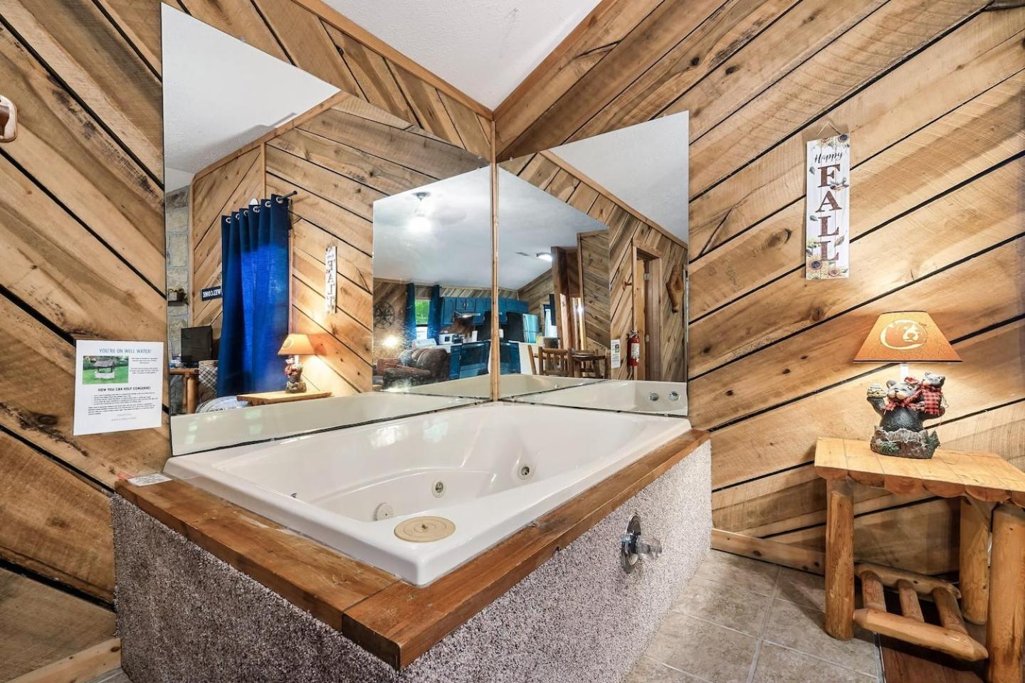 Romantic Mtn Cabin Hot Tub & Jacuzzi Views Sevierville Exterior photo